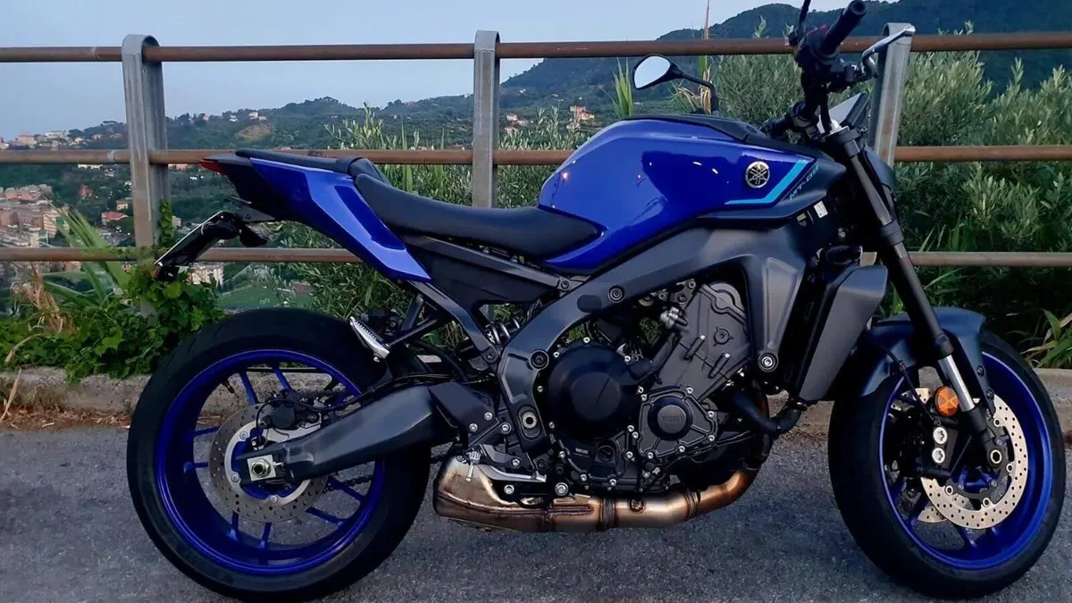 Yamaha MT-09 Y-AMT (2024 - 26)  (2)