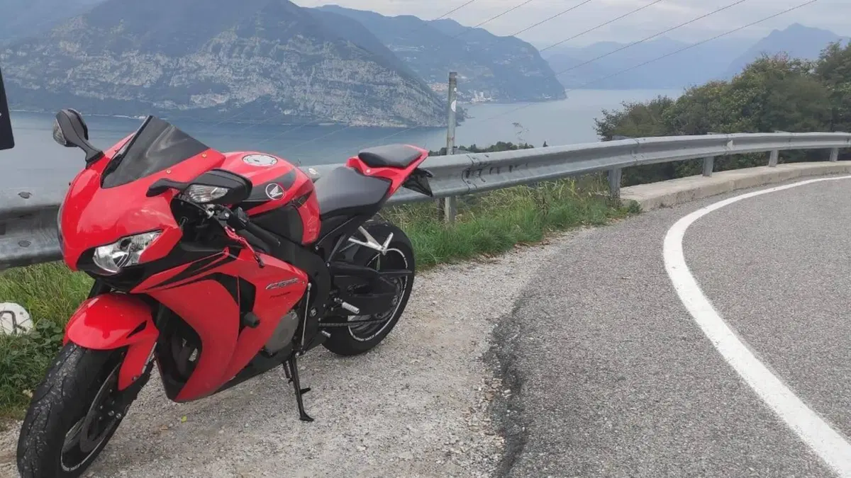 Honda CBR 1000 RR Fireblade (2008 - 11)  (3)