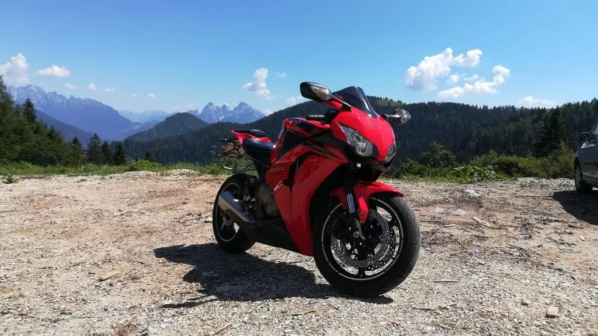 Honda CBR 1000 RR Fireblade (2008 - 11)  (4)