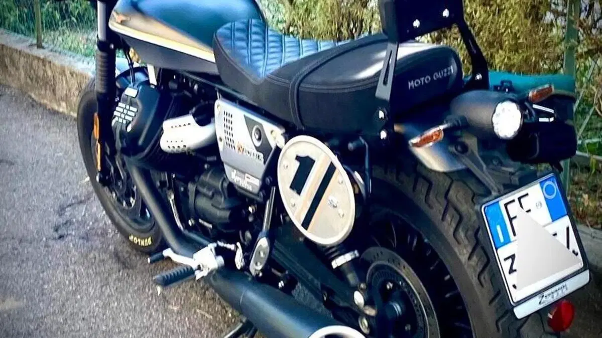 Moto Guzzi V9 Bobber Special Edition (2023 - 25)  (3)
