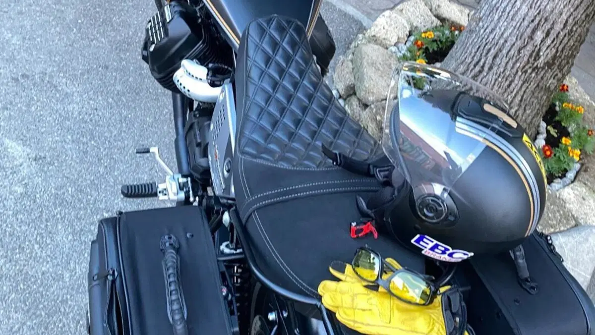 Moto Guzzi V9 Bobber Special Edition (2023 - 25)  (4)