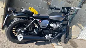 Moto Guzzi V9 Bobber Special Edition (2023 - 25)  (5)