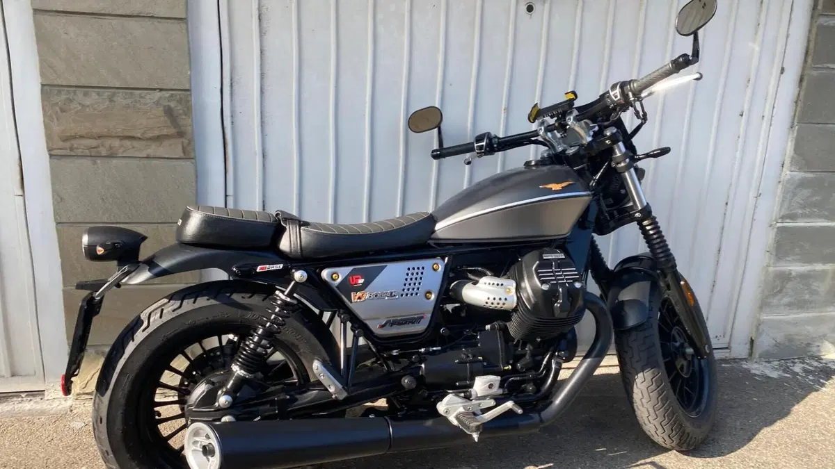 Moto Guzzi V9 Bobber Special Edition (2023 - 25)  (7)