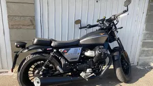 Moto Guzzi V9 Bobber Special Edition (2023 - 25)  (7)