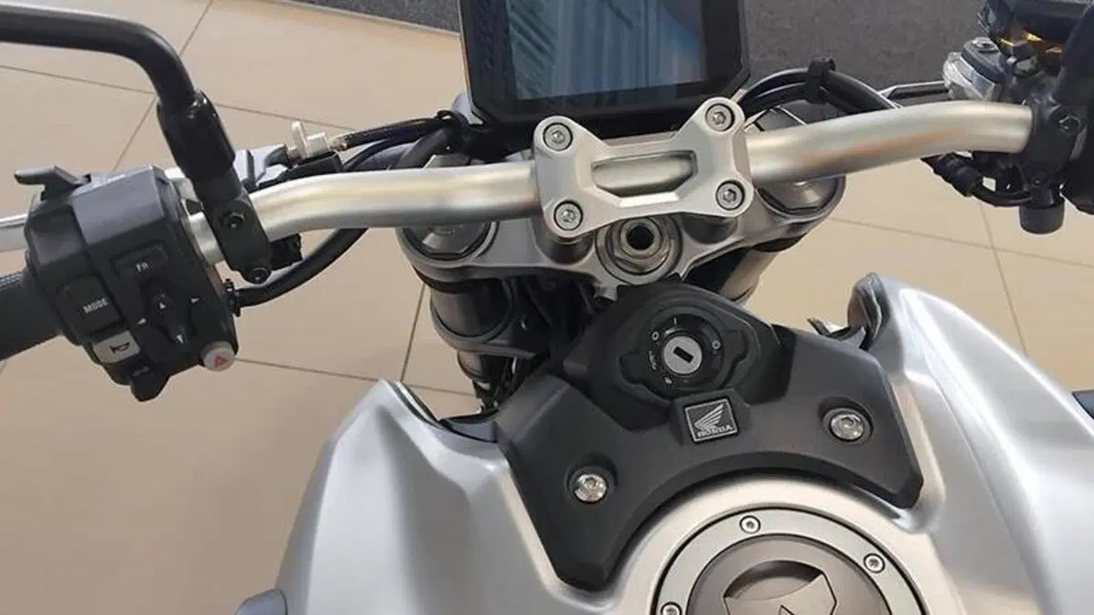 Honda CB 1000 R (2021 - 25)  (6)