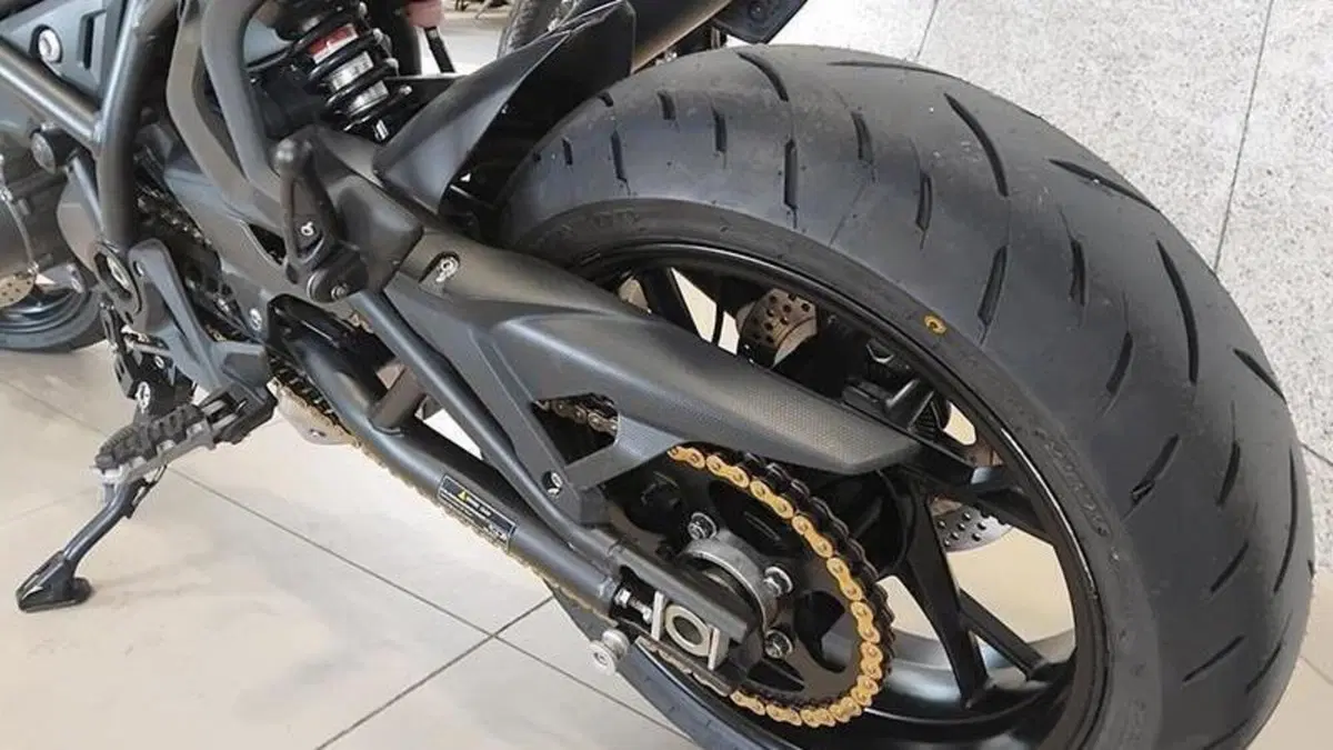 Benelli 752 S (2019 - 20)  (9)