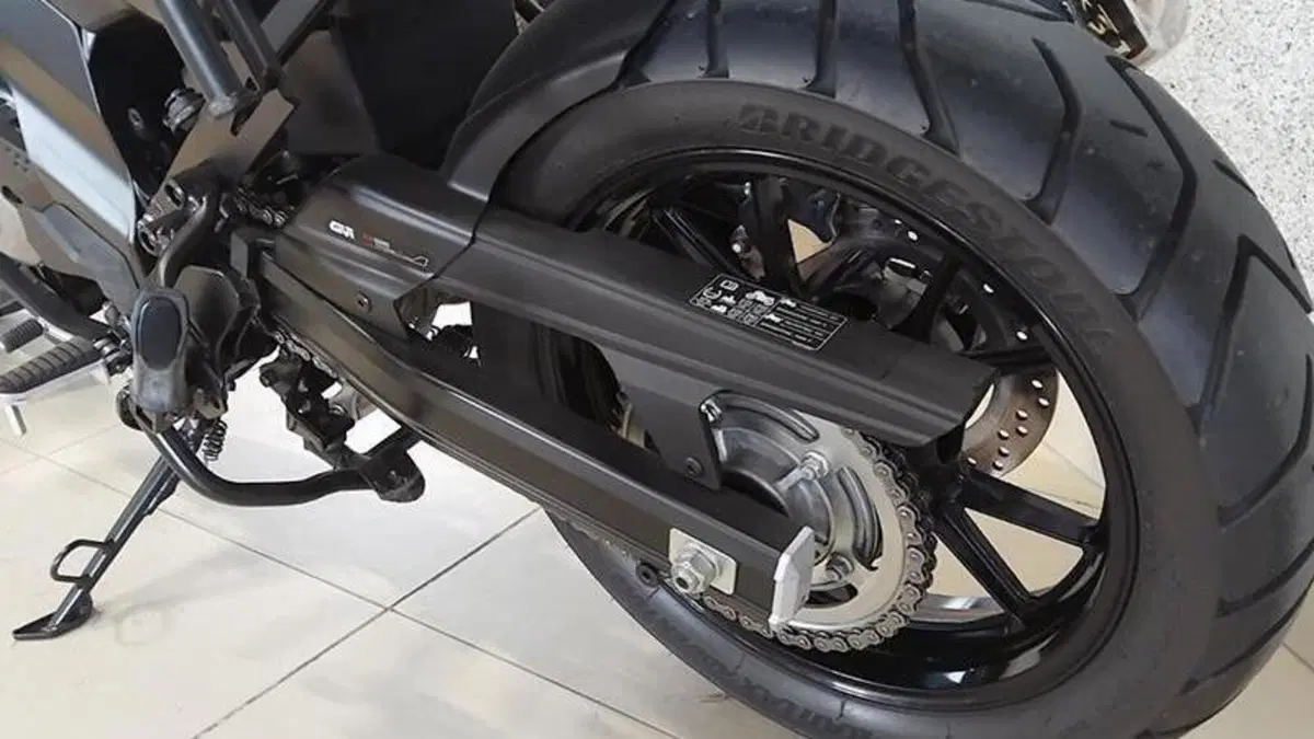 Suzuki V-Strom 650 (2021 - 25)  (5)