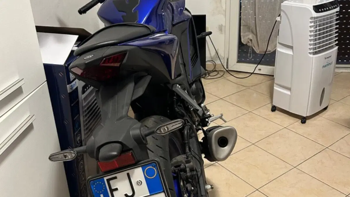 Yamaha YZF R3 (2021 - 24)  (2)