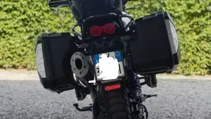 Moto Guzzi V85 TT Travel (2021 - 23)  (2)
