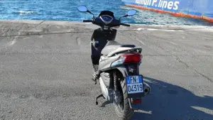 Kymco Agility 200i R16 + (2021 - 25)  (2)