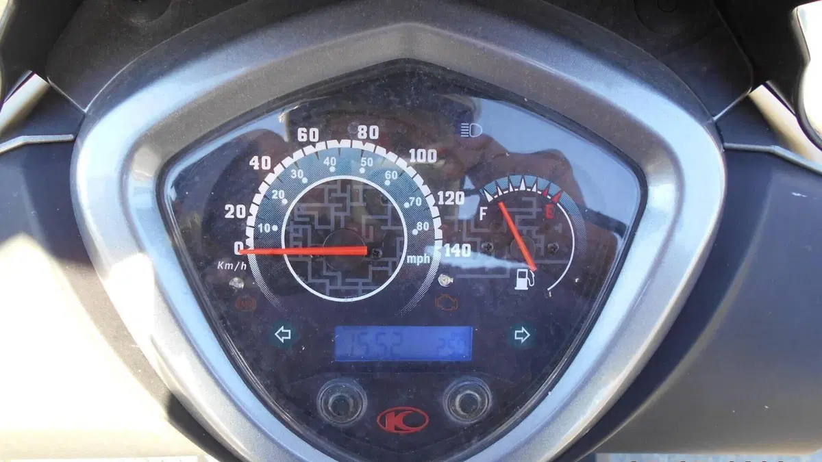 Kymco Agility 200i R16 + (2021 - 25)  (5)