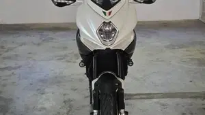 MV Agusta Turismo Veloce 800 Lusso (2014 - 16) 