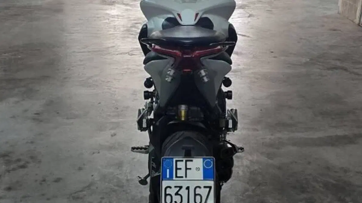 MV Agusta Turismo Veloce 800 Lusso (2014 - 16)  (3)