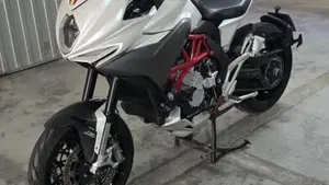 MV Agusta Turismo Veloce 800 Lusso (2014 - 16)  (4)