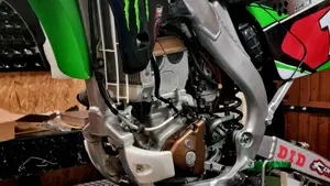 Kawasaki KX250F (2008)  (8)