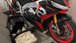 Aprilia Tuono V4 Factory (2021 - 24)  (2)