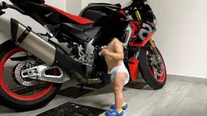 Aprilia Tuono V4 Factory (2021 - 24)  (3)