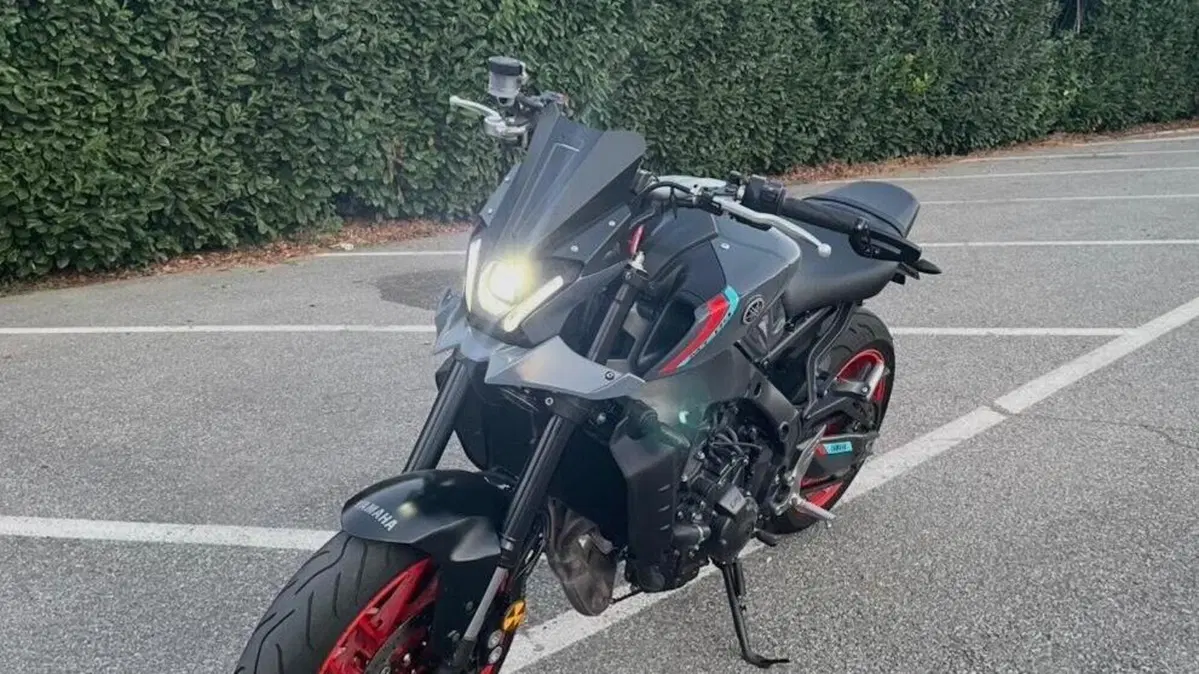 Yamaha MT-09 (2021 - 23)  (2)