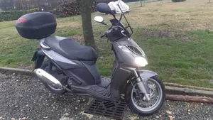 Aprilia Sportcity 250  (2)