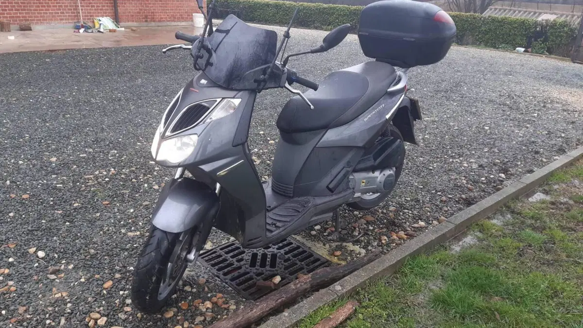 Aprilia Sportcity 250  (3)