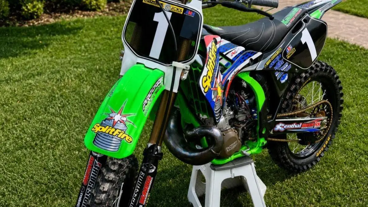 Kawasaki KX250 L4 (2002)  (2)
