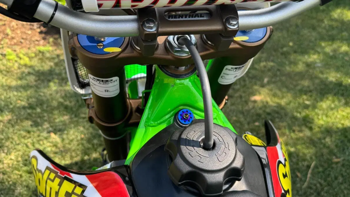 Kawasaki KX250 L4 (2002)  (9)