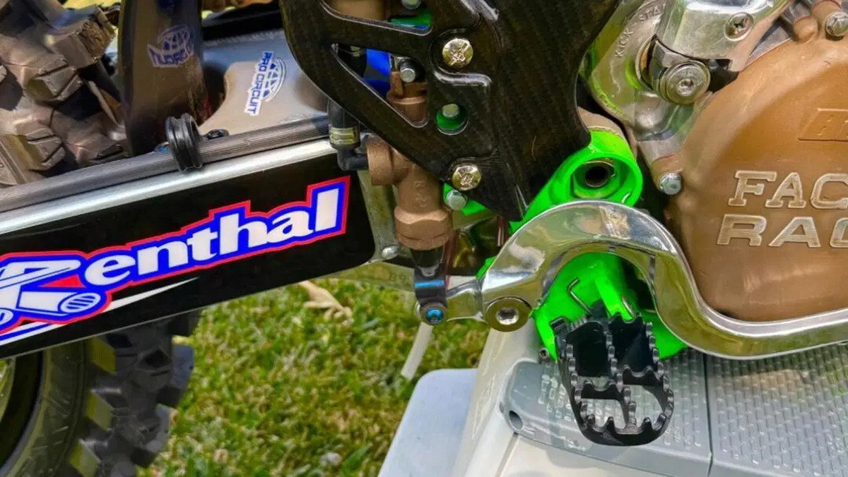 Kawasaki KX250 L4 (2002)  (12)