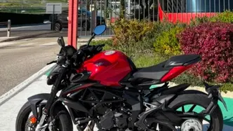 MV Agusta Brutale 800 R (2023 - 25) usata