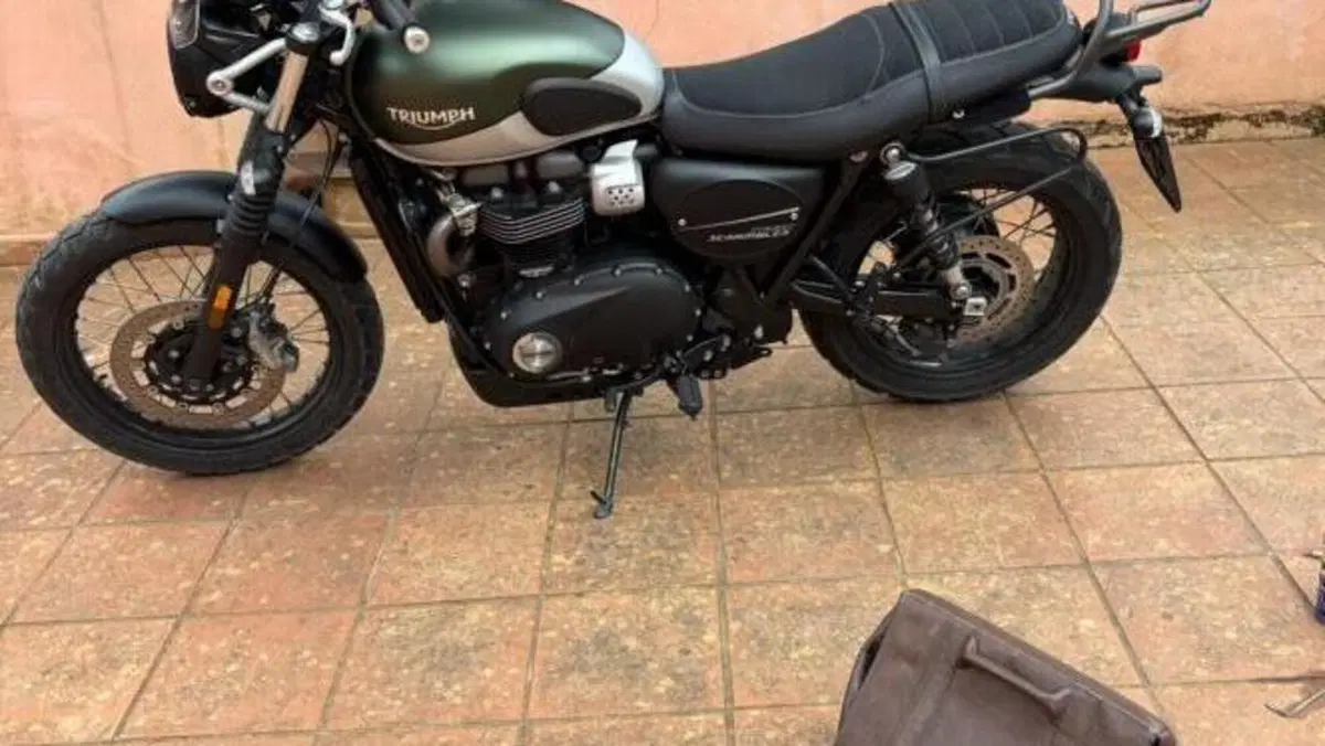 Triumph Street Scrambler 900 (2021 - 22)  (3)
