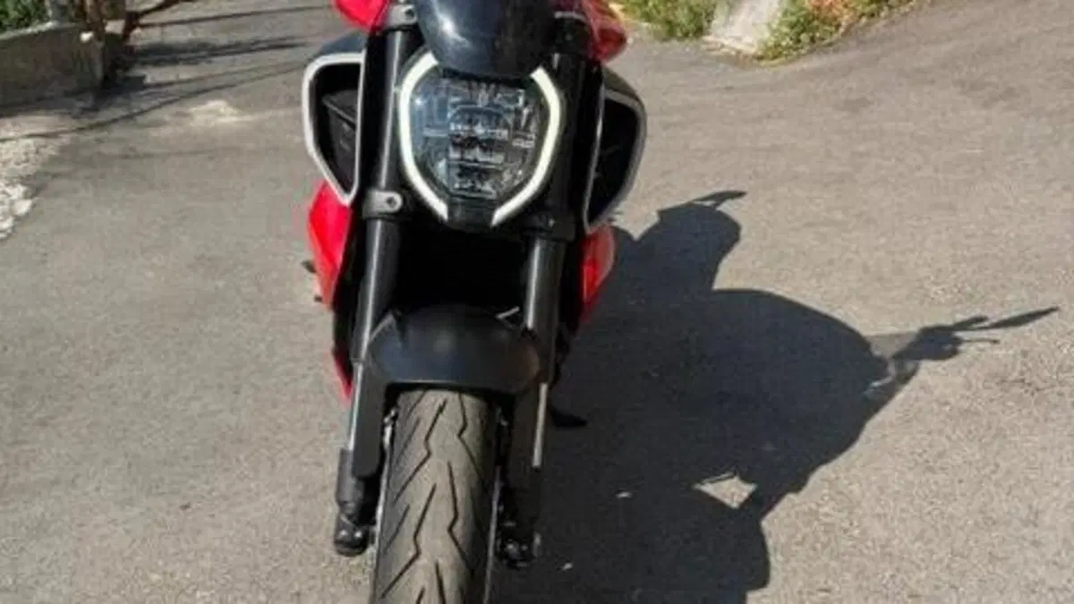 Ducati Diavel V4 (2023 - 26)  (2)