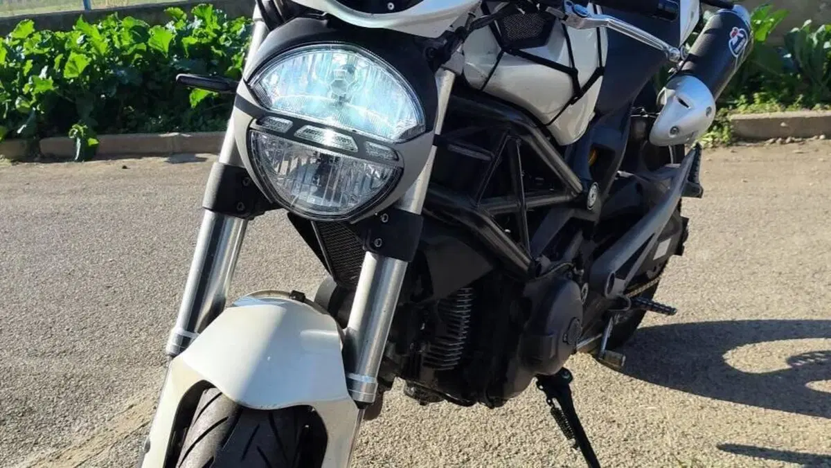 Ducati Monster 696 Plus (2007 - 14)  (2)