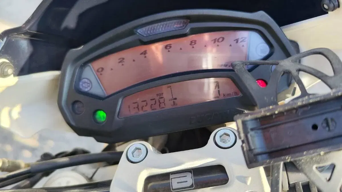 Ducati Monster 696 Plus (2007 - 14)  (3)