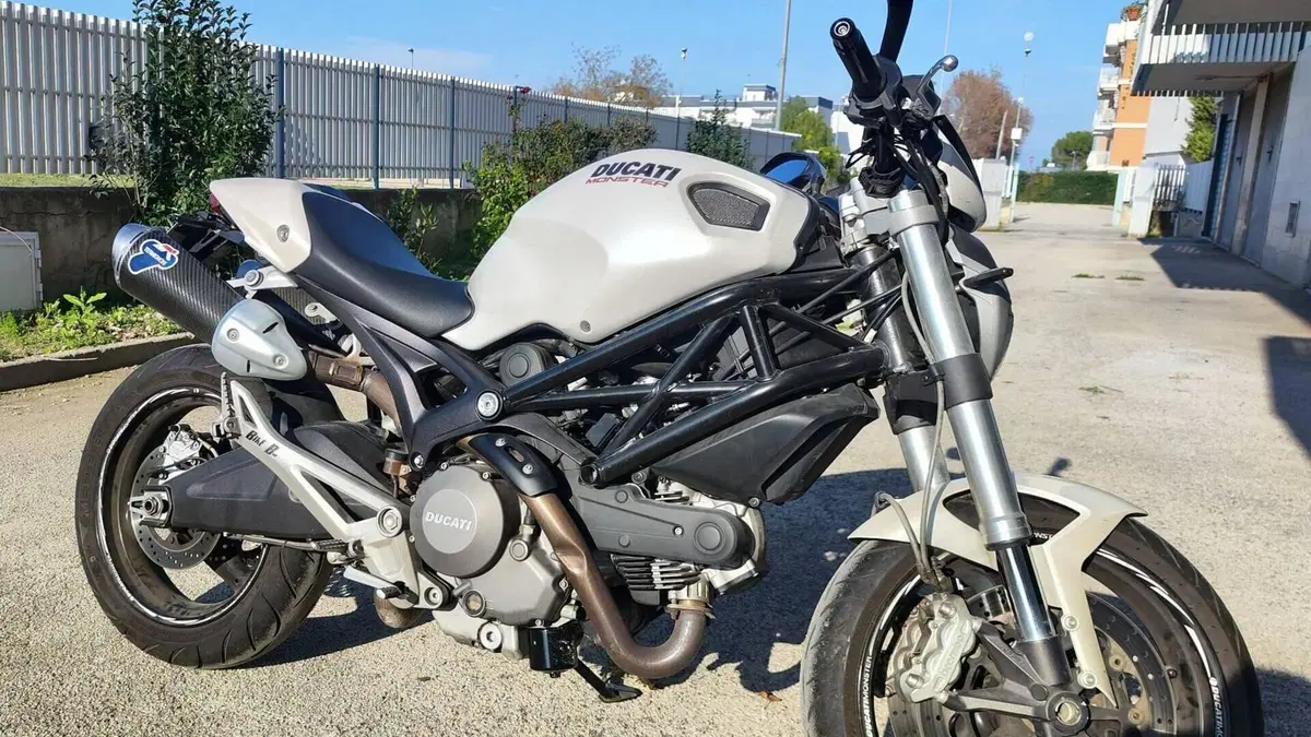 Ducati Monster 696 Plus (2007 - 14)  (6)