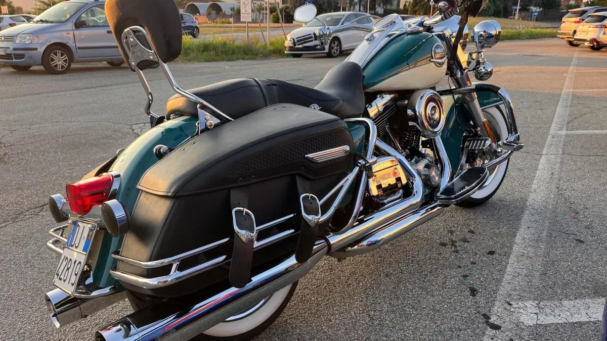 Harley-Davidson 1584 Road King Classic (2007 - 11) - FLHRCI  (2)