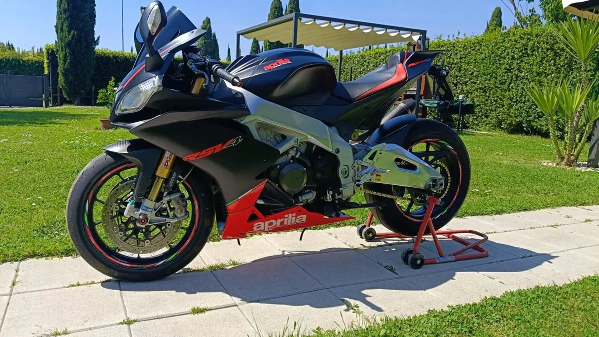 Aprilia RSV4 Factory APRC ABS (2011 - 15) 