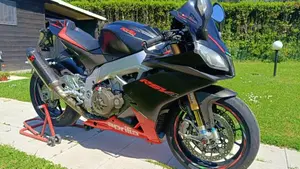 Aprilia RSV4 Factory APRC ABS (2011 - 15)  (2)