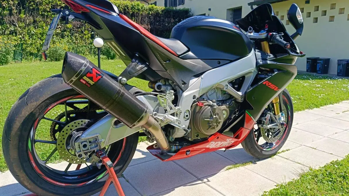 Aprilia RSV4 Factory APRC ABS (2011 - 15)  (3)
