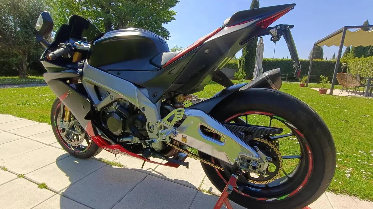 Aprilia RSV4 Factory APRC ABS (2011 - 15)  (4)