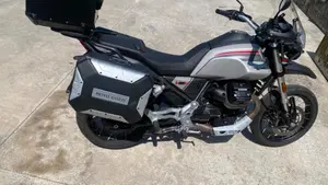 Moto Guzzi V85 TT (2021 - 23)  (3)