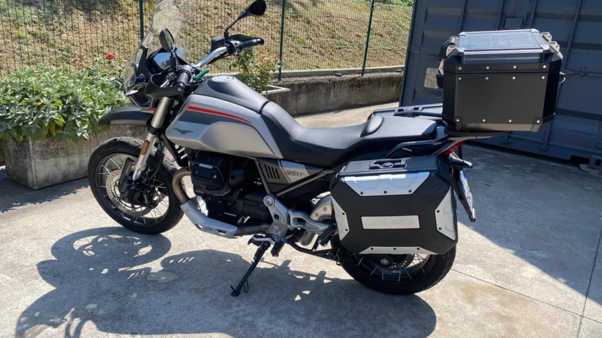 Moto Guzzi V85 TT (2021 - 23)  (10)
