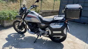 Moto Guzzi V85 TT (2021 - 23)  (10)