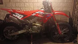 Honda CRF 250R (2023)  (2)