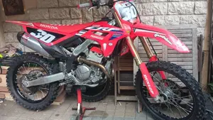 Honda CRF 250R (2023)  (3)
