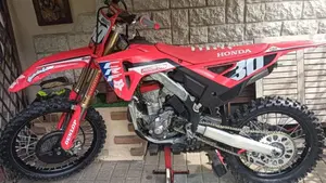 Honda CRF 250R (2023)  (4)