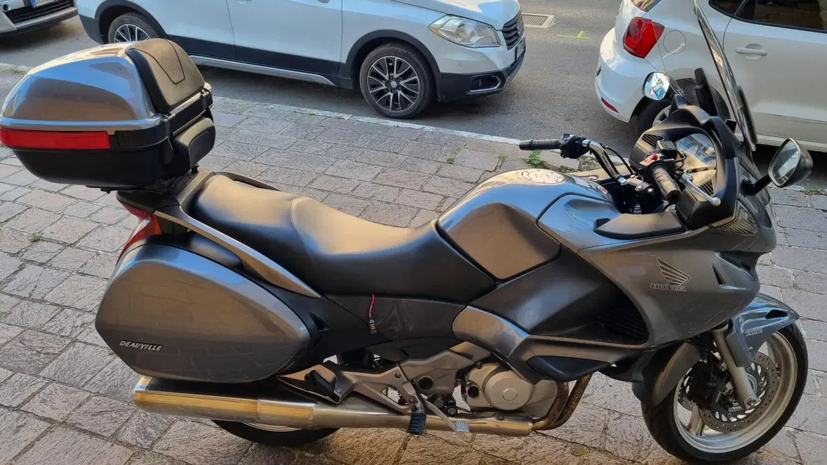 Honda Deauville 700 ABS  (3)