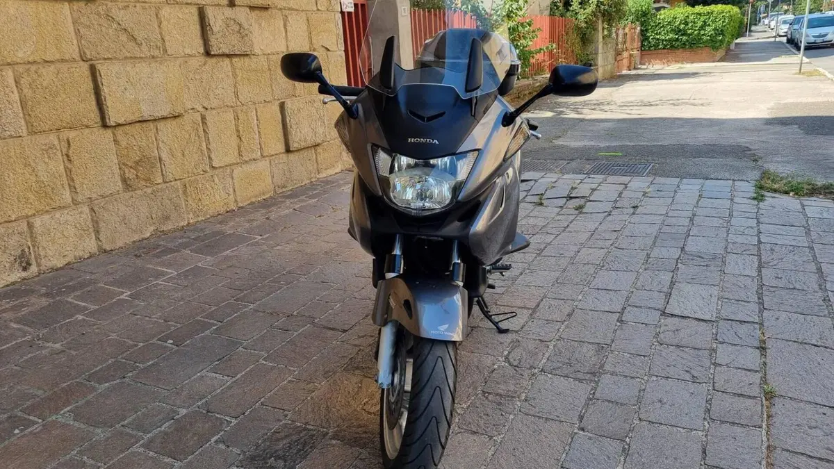 Honda Deauville 700 ABS  (4)