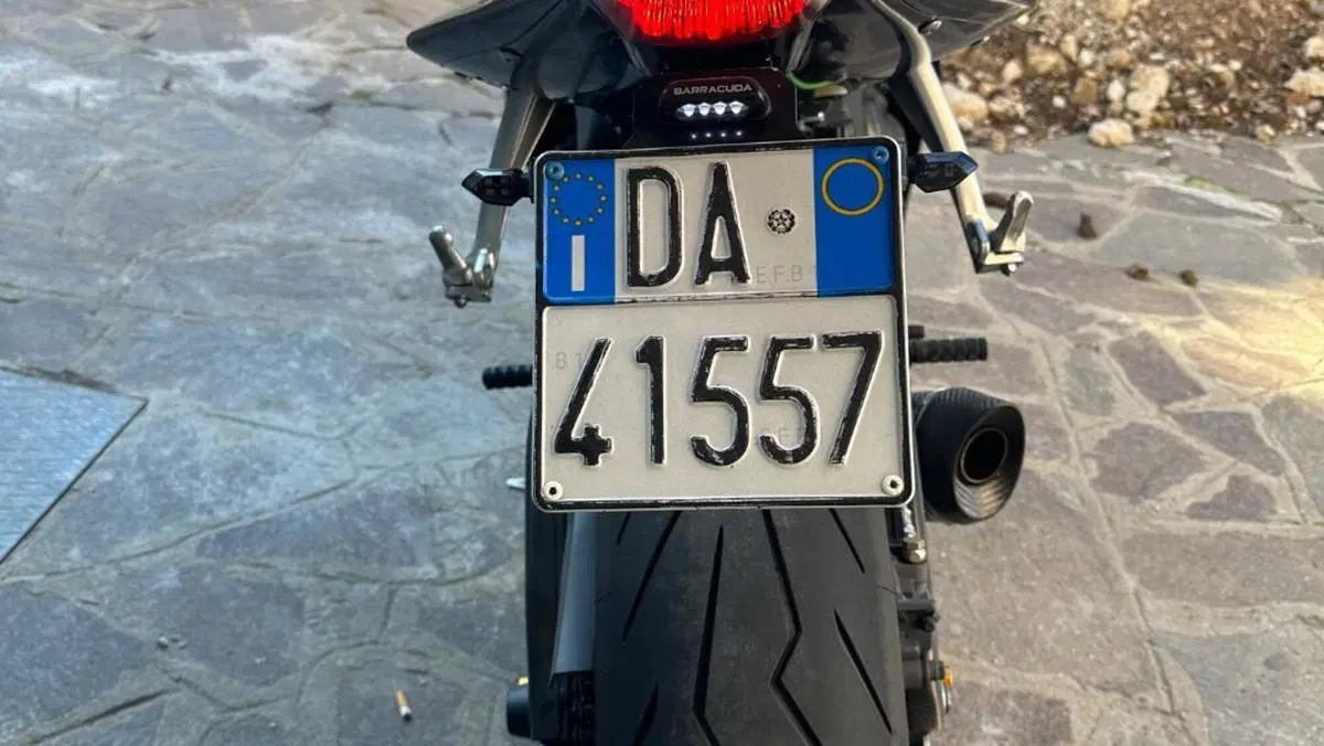 Yamaha YZF R6 (2006 - 07)  (3)