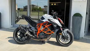 KTM 1290 Super Duke R (2019) 