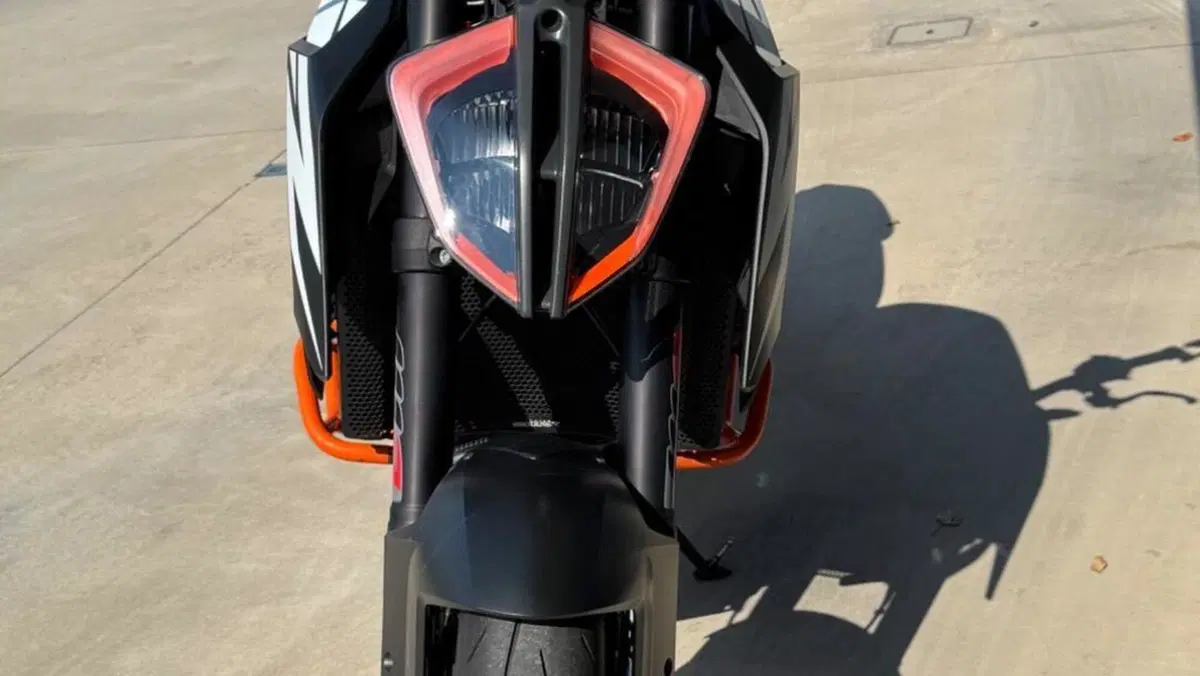 KTM 1290 Super Duke R (2019)  (4)