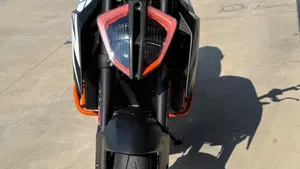KTM 1290 Super Duke R (2019)  (4)